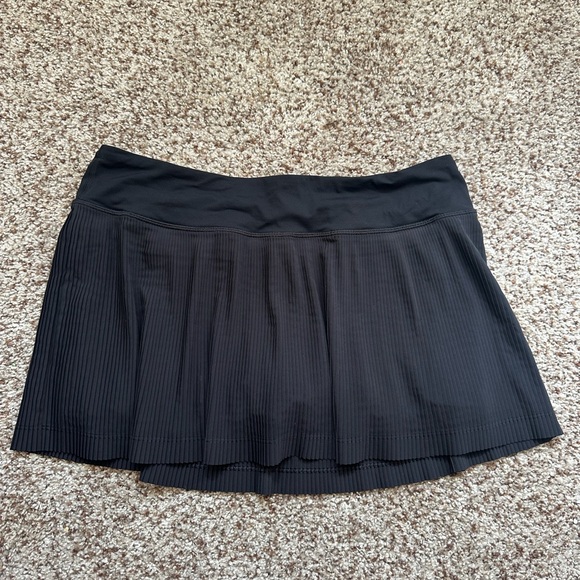Lululemon tennis skirt - Picture 2 of 5